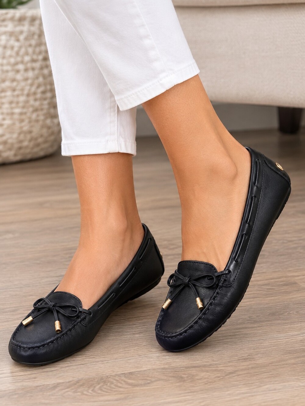 Michael Michael Kors Women's Black Leather Bow Moccasin Loafers. Size 6.5M.